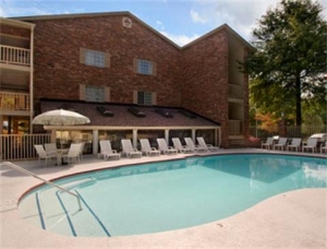Ramada Inn & Suites Nashville Airport North 05.[1]